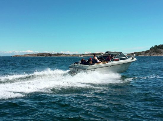 Det er et varierende utvalg marinaer å velge i om man har behov for å bunkre drivstoff til båt, men hvorfor spriker prisene såpass mye?