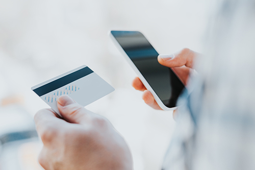 Kredittkort og debetkort med sms-varsling