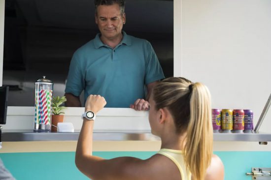 Betal med klokke: Danske Bank inngår samarbeid med Garmin Pay. – Sammen tar vi et stort skritt i det kontant- og kortløse samfunnet, melder Garmin.